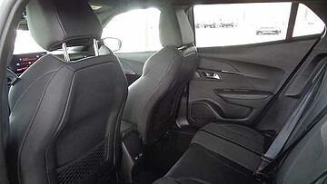 Peugeot 2008 BLUEHDI GTLINE EAT8 2008 BLUEHDI GTLINE EAT8 BLANCO