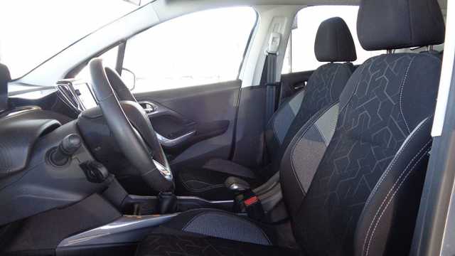 Peugeot 2008 1.2 PURETECH STYLE 2008 1.2 PURETECH STYLE